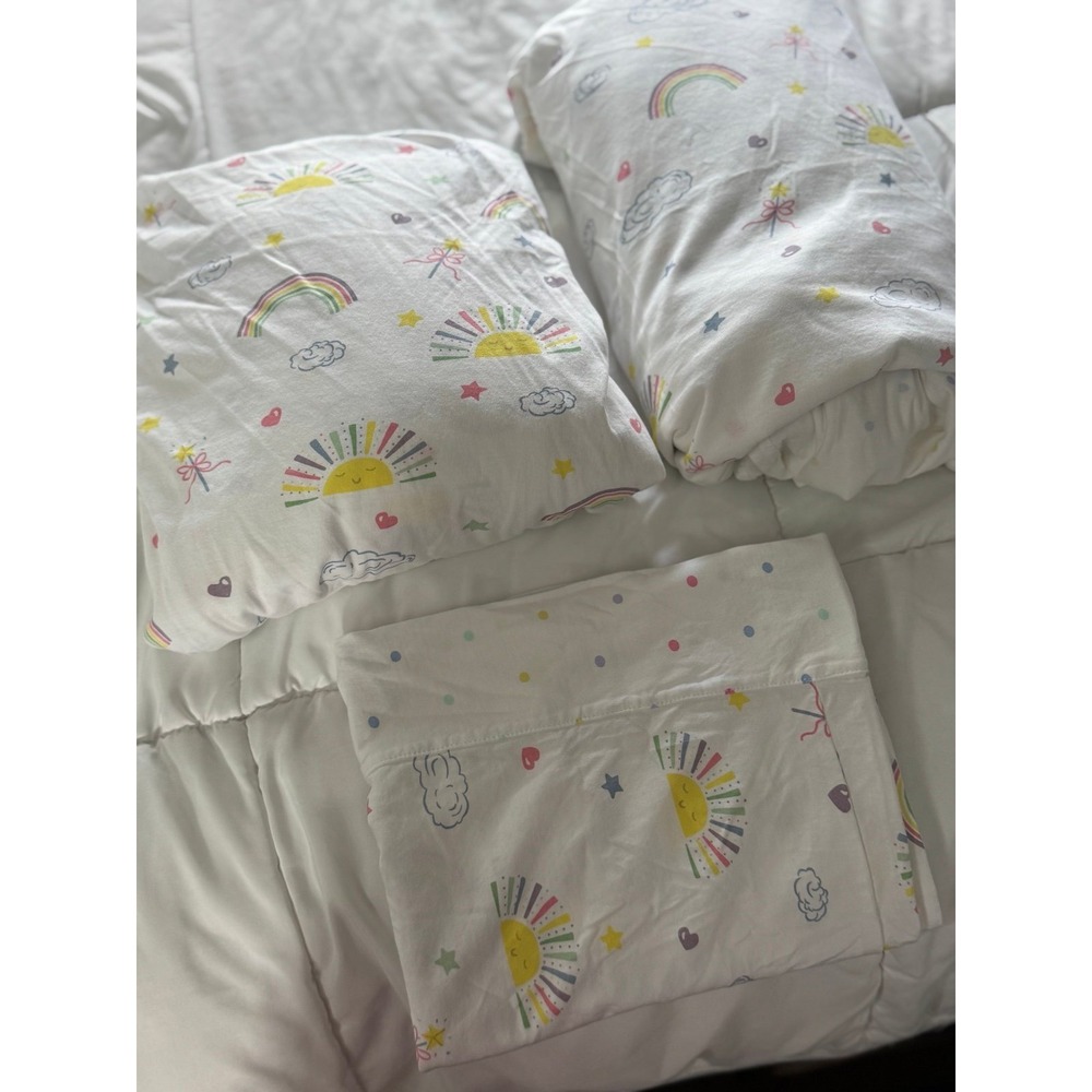 Sleep Tight Sheet Set
It's All Sunshine And Rainbows/Dudley Dot new! Twin  size